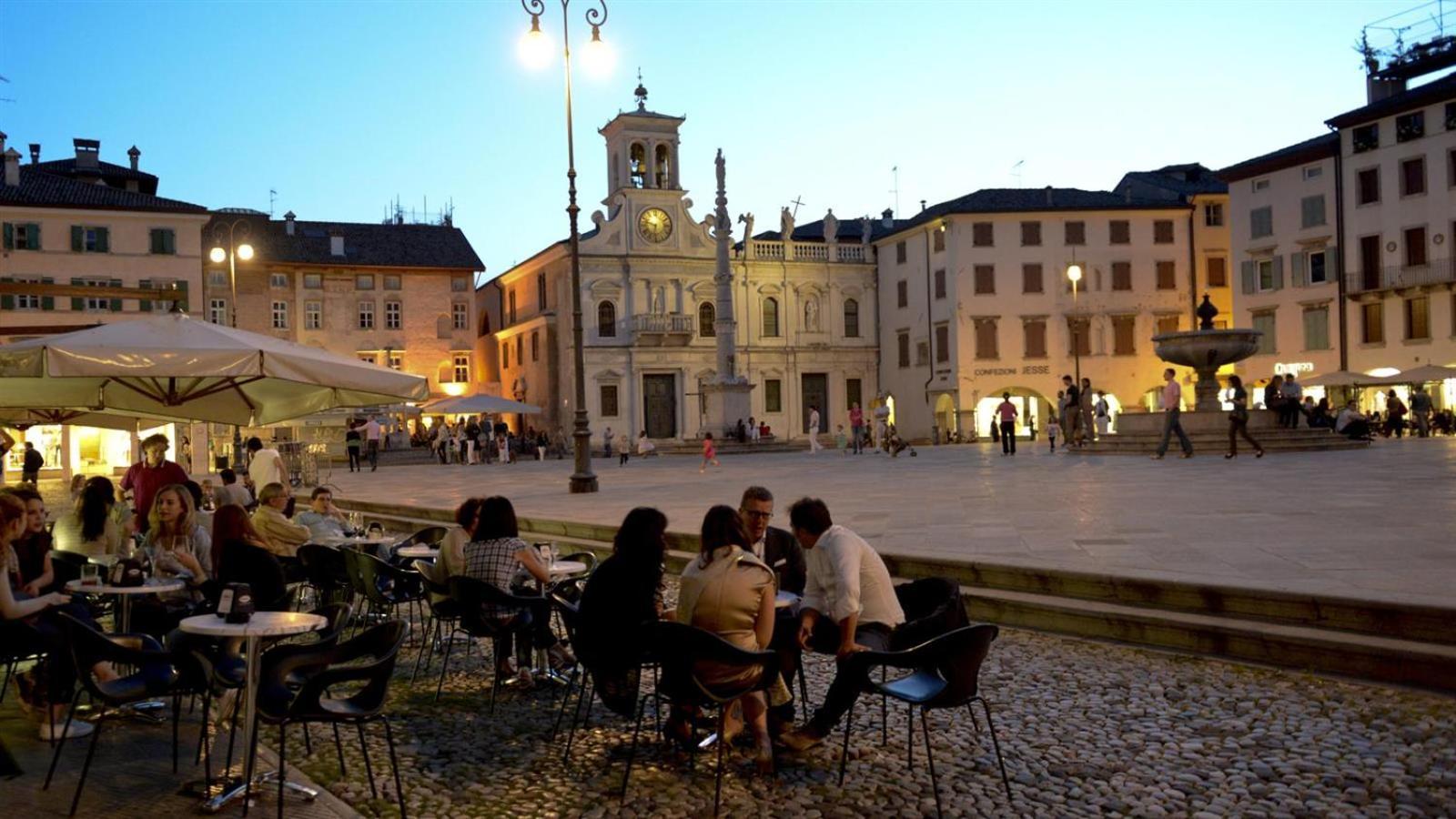 Apartmán Ampio Trilocale A Udine Centro Exteriér fotografie